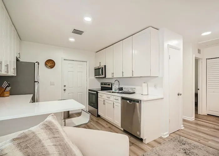 Tropical Retreat ** 2 Bedroom ** Singer Island