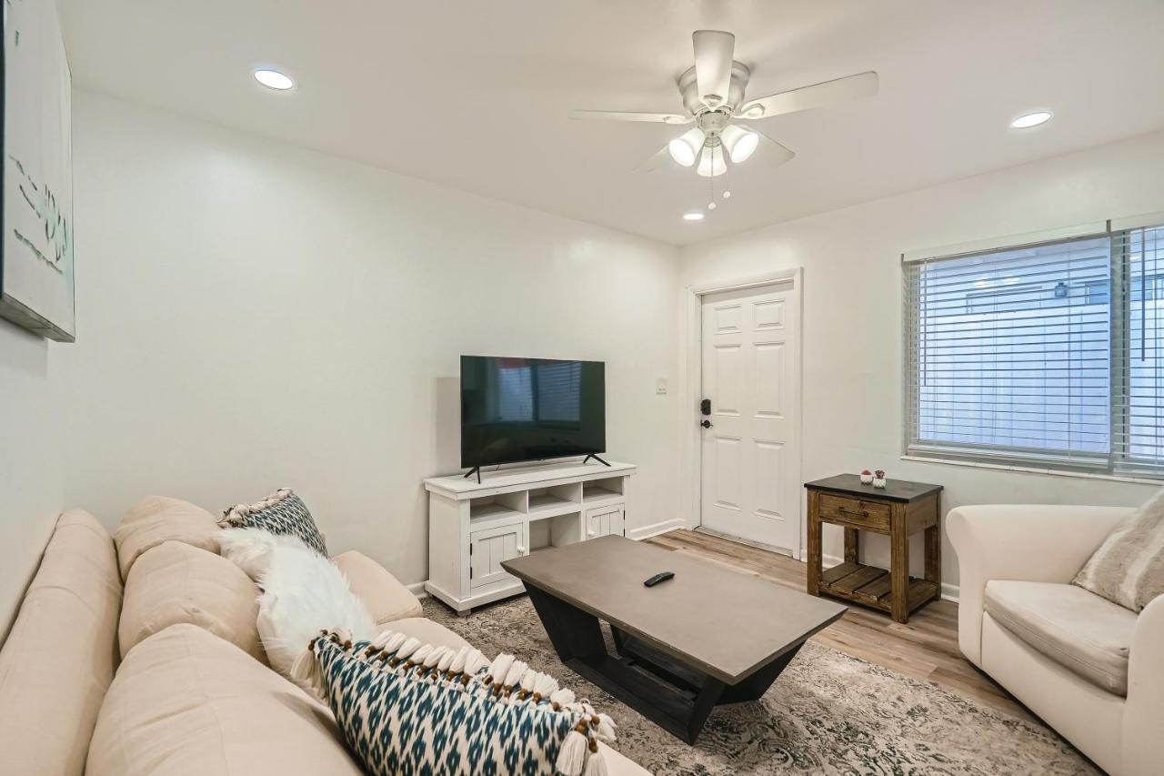 Tropical Retreat ** 2 Bedroom ** Singer Island Appartement *